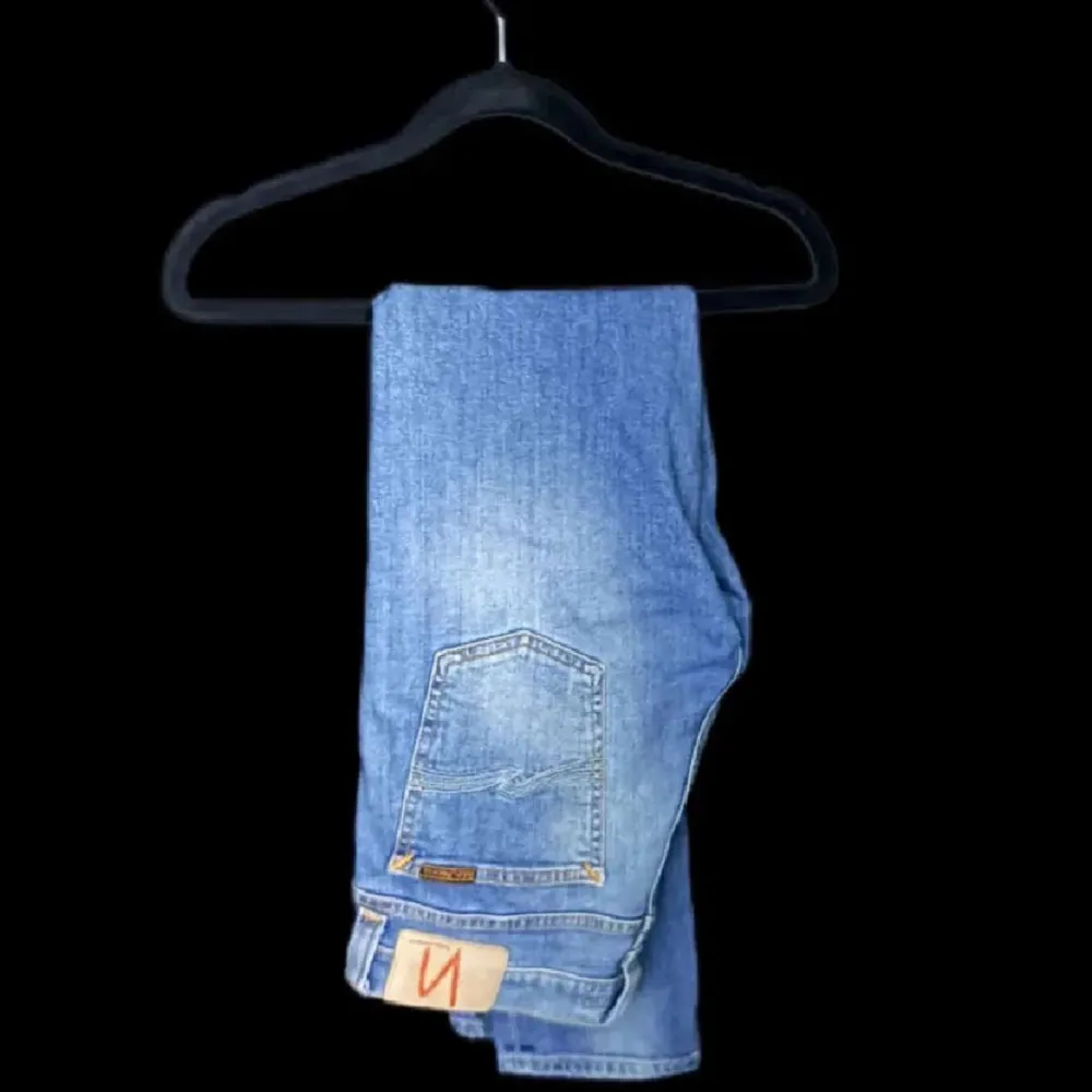 Snygga cleana nudie jeans i modellen tight long john. Storlek W29/L32. Skick 9/10. Hör av vid frågor!. Jeans & Byxor.