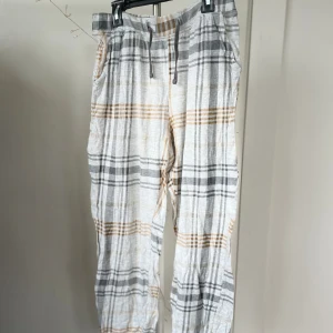 Fin tunn mjukisbyxa - Tveka inte på att höra av er för mer information💕