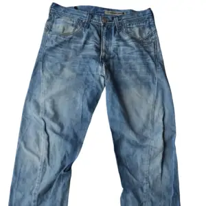 Ett par Vintage Levi’s Engineered Jeans, ljusa. I strl W31/L32 I mycket bra skick. 