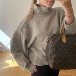 Stickad polo tröja  - Super fin stickad tröja!!! 