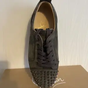 Säljer mina Louboutins då de ej använts på ett bra tag