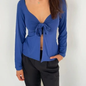 Maddy blouse  - Den är i bra skick, har använt den få gånger. Jag vill sälja eftersom jag inte tyckte den passade mig helt. (Pris kan diskuteras) om det går att mötas upp, gör jag gärna det!