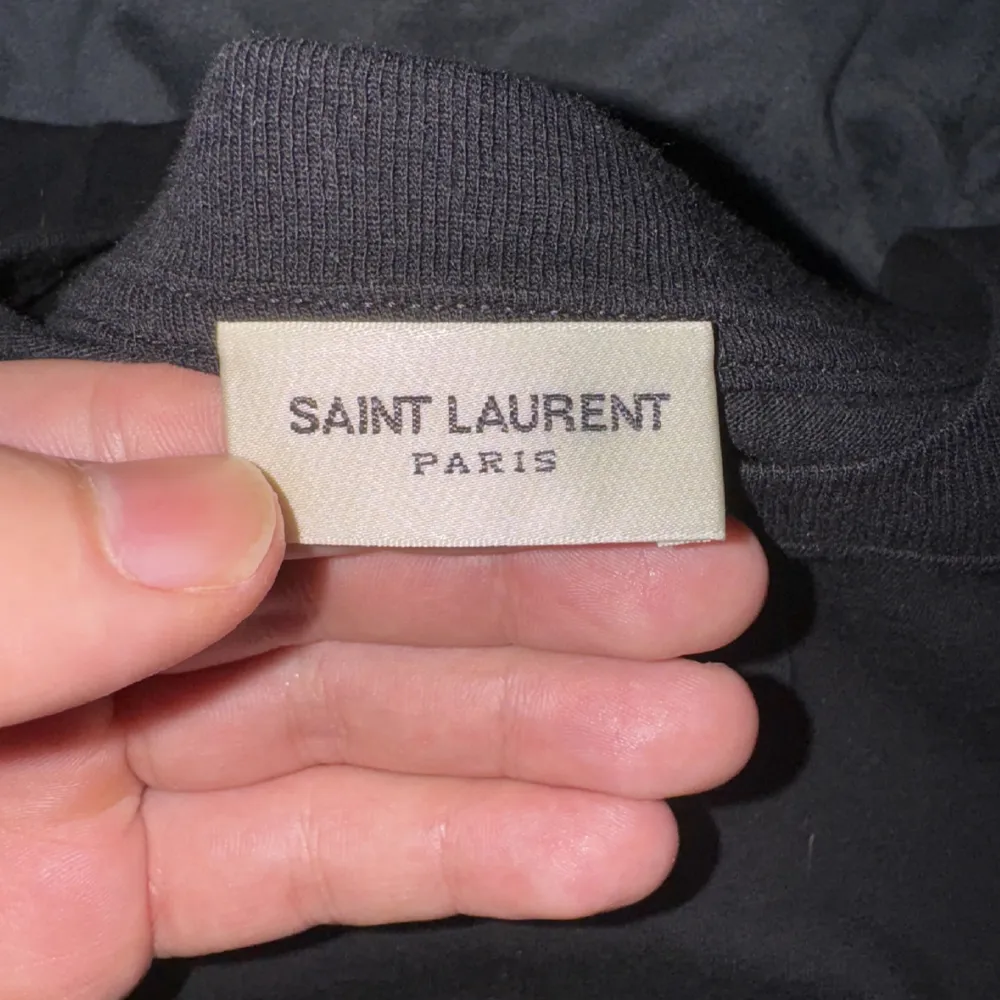 1971 Saint Laurent   Sparsamt använd i storlek M. T-shirts.
