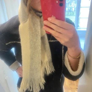 Halsduk - Randig halsduk i fint skick