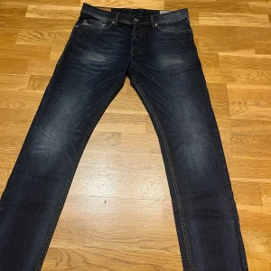 Diesel jeans  - Ett mina riktigt feta diesel jeans som är helt oanvända utan lappar. Priset ligger på 329kr, storlek 30/32