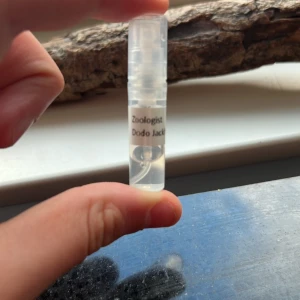 Zoologist Dodo jackfruit edition sample (0,5ml) - Sample av Zoologist dodo jackfruit edition, perfekt om du vill testa doften