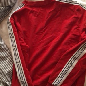 Antony morato  - Äkta Antony morato köpt i Spanien för 1800  Skicka 10/10 nästan oanvänd  Storlek m men passar s också 