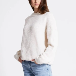 Stickad tröja  - Stickad tröja ifrån lager, använd Max 4 gånger. I bra skick utan några difekter. Nypris 150kr