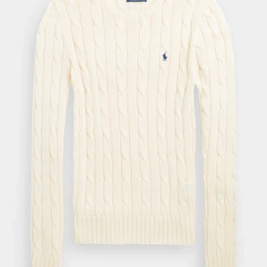 Polo Ralph Lauren tröja  - Jätte fin Ralph lauren tröja från zalando, använd ett fåtal gånger så den är i väldigt bra skick. Skriv gärna om ni önskar egna bilder. 