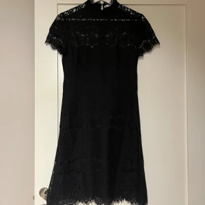 Klänning från Ida Sjöstedt  - Fin klänning från Ida Sjöstedt! Mycket bra skick Storlek 38