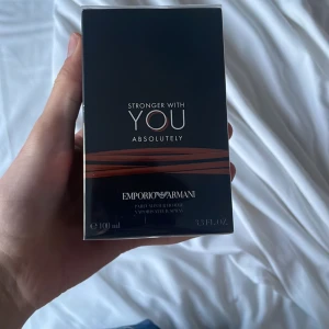 Stronger with you absolutely 100ml Oöppnad + med kvitto för byte/sälj - Helst byte men säljer även denna 100ml swy absolutely som är oöppnad. Kvitto och allt finns såklart. 