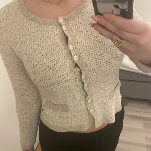 Cardigan  - Glitterig cardigan, använt fåtal gånger, strl S 