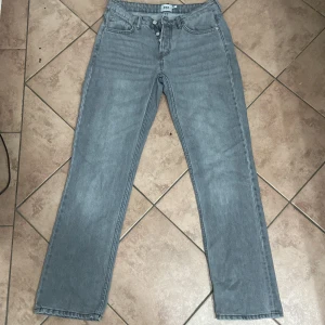 Jeans  - Bra skick 