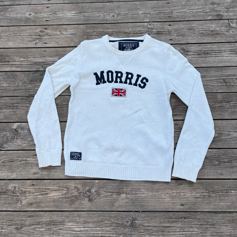 Morris stickad tröja size S. Endast använd vid ett tillfälle, som ny.. Stickat.