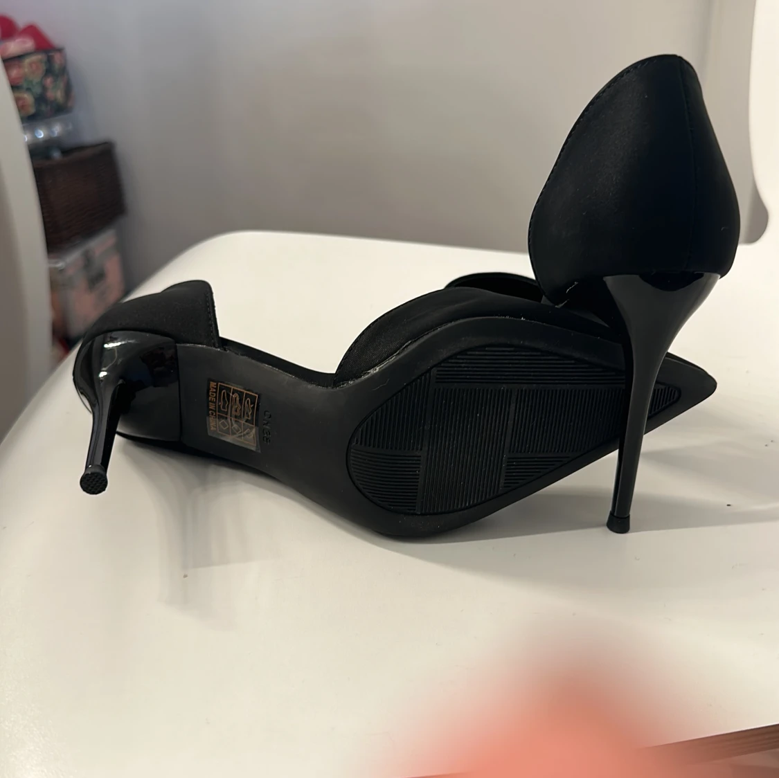 Högklackade skor  - 93