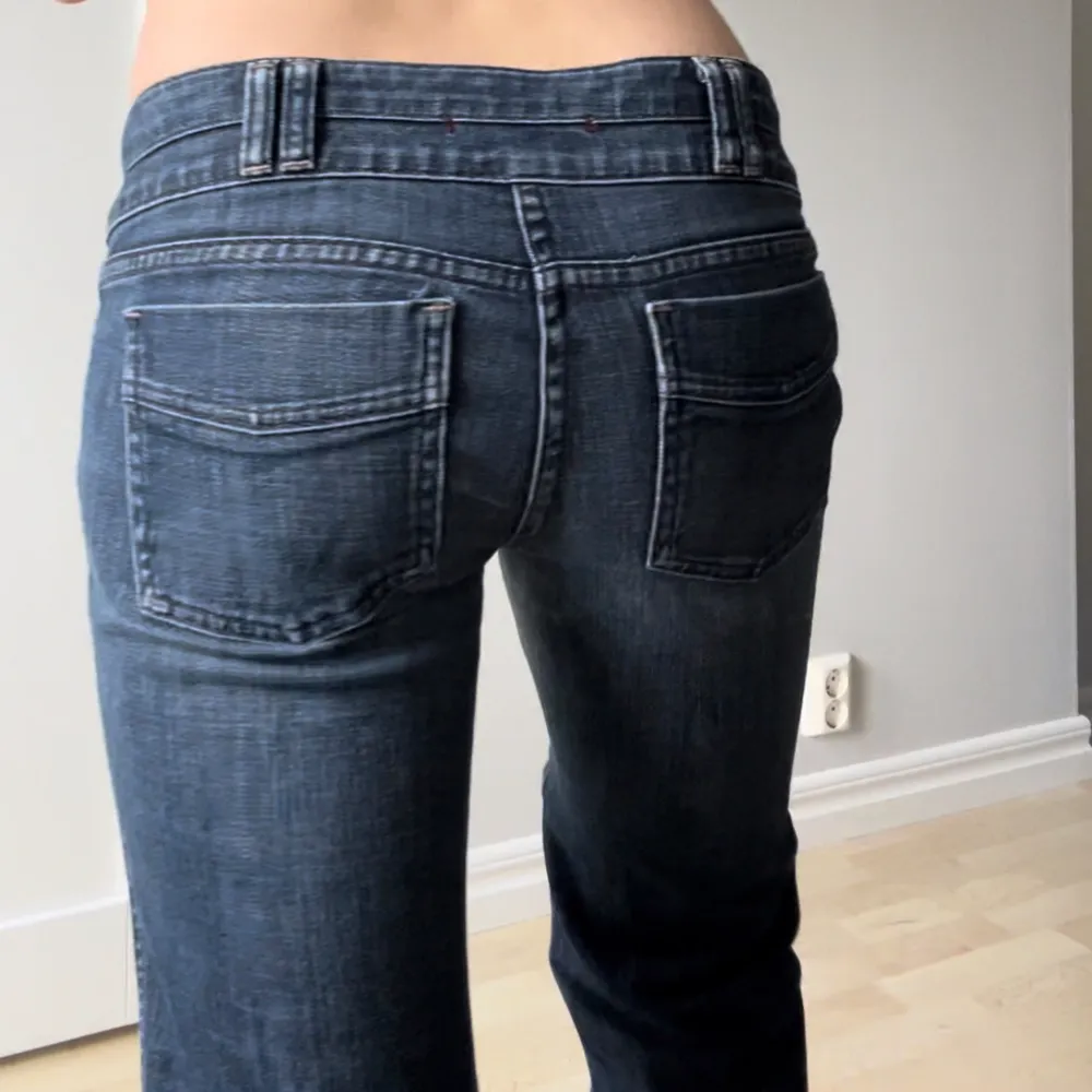 Midjemått tvärsöver 39cm Innerbenslängd 79cm💞. Jeans & Byxor.