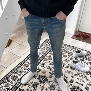 Nudie Jeans - Schyssta Nudie jeans! Sjukt bra fade, Med en slim passform!👖TITTA MIN SIDA SÅ DU INTE MISSAR NÅGOT ÄNNU FETARE!🍾💶Kom dm ifall du har några frågor!🙋‍♂️😊