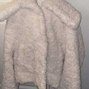 Vit pälsjacka - Fint skick  