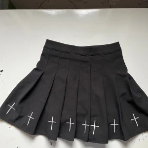 Svart kjol - Aldrig använd 