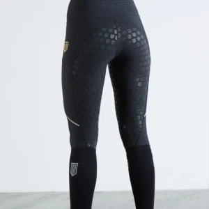 Maya delorez ridtights - hej, jag säljer mina svarta maya delorez ridtights i storlek XS. Jag köpte dessa i september 2022 men de är ändå i bra skick. De har dock ett litet hål på knäet från när jag ramlade av men jag kan sy ihop det om du vill innan jag skickar!