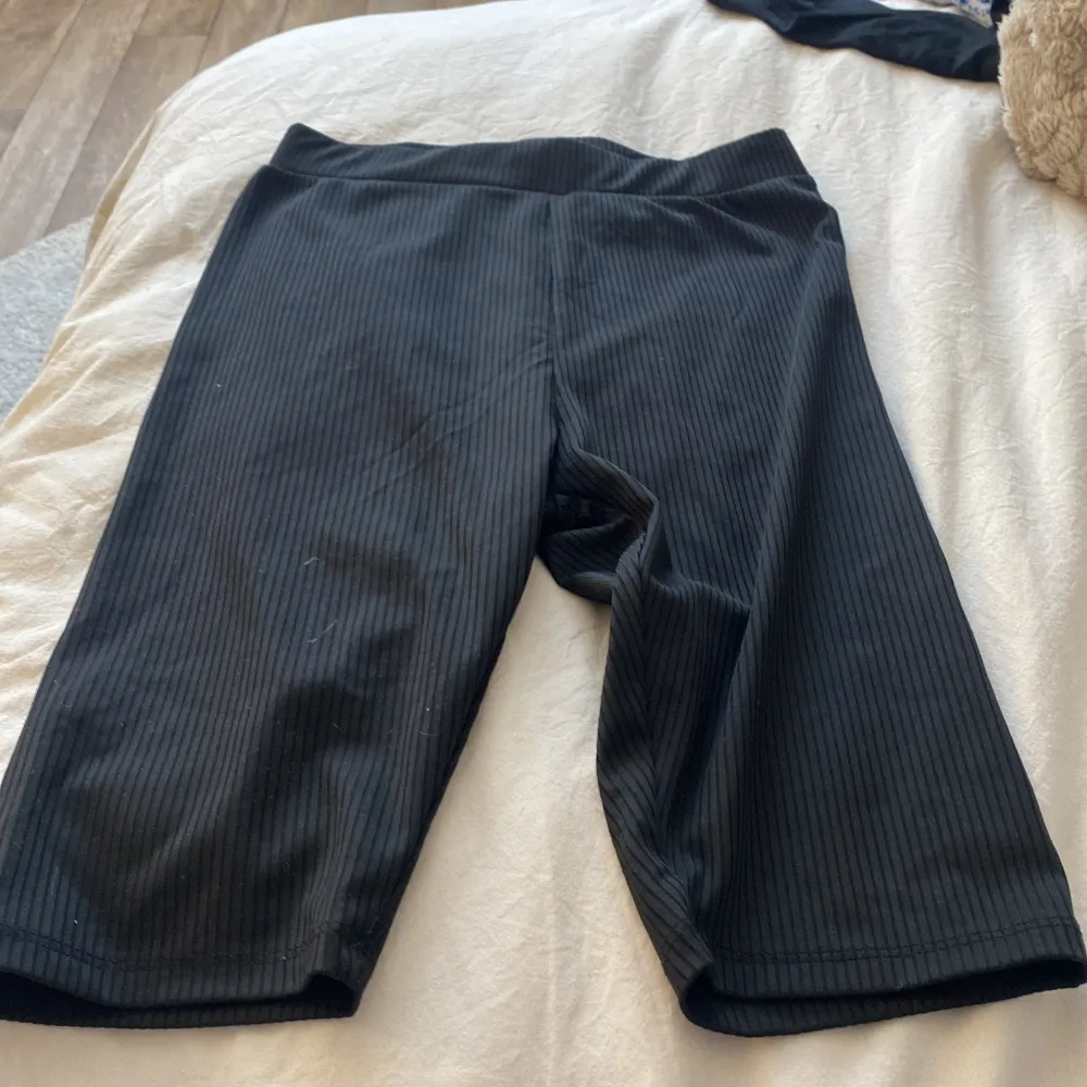 Ett par svarta typ tränings shorts/leggings eller cykelbyxor från lager157. Aldrig använda🤍. Shorts.