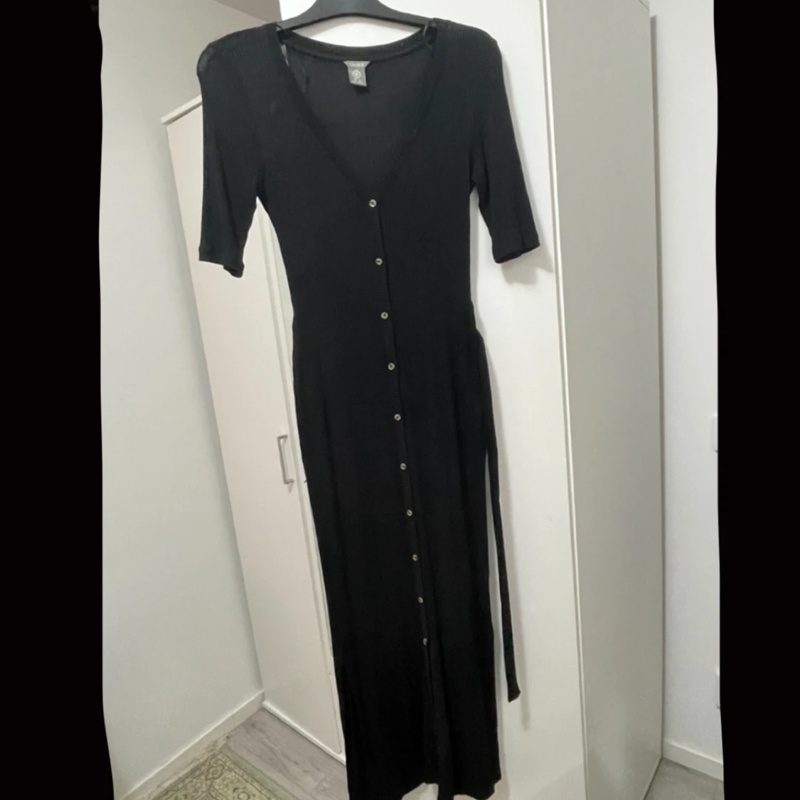 Svart Ribbad Klänning (finns i rosa)