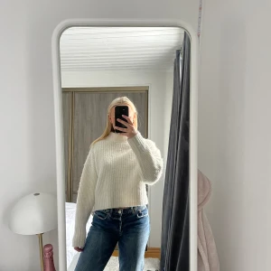 Stickad tröja - Fin stickad tröja som är perfekt till sommaren