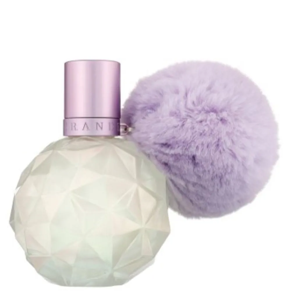Ariana Grande parfym i doft Moonlight edp❣️ denna används inte längre men luktar väldigt gott!!. Övrigt.