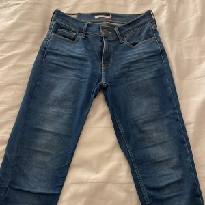 Levis 710 super skinny - Blå jeans från Levis i jättebra skick, knappt använda