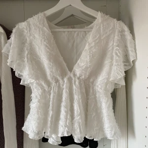 Topp - Säljer denna supersöta toppen/blusen💕💕
