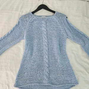 Turkos tröja - Säljer denna söta tröja då den inte används.😊