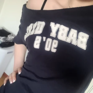 Blå tröja - En blå tröja som bara inte används. Storlek S. 