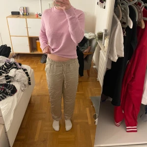 Beige byxor - Beige byxor i storlek S