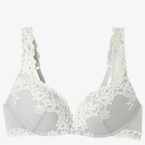 Superpushup-behå Gioia Pretty Flowers - En jättefin och söt bh som tyvärr inte kommit till användning! Den är i superskick och nypriset är 499kr men jag säljer för 315kr!💕💕