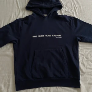 NOT FROM PARIS MADAME - Drôle De Monsieur hoodie, fint skick