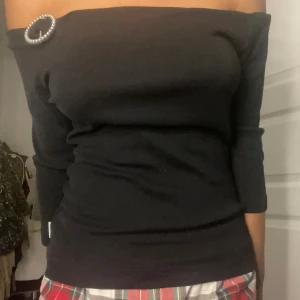 Off shoulder topp  - Snygg topp men inte min still länge 🥂