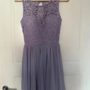 Lila klänning  - Helt ny skick, ljus lila, storlek 38, sommarklänning 