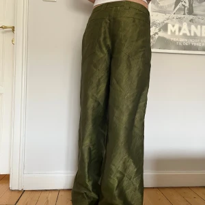 Gannibyxa - Så coola byxor från Ganni! Lågmidjade, vida och baggy! Jag är 175 cm💕