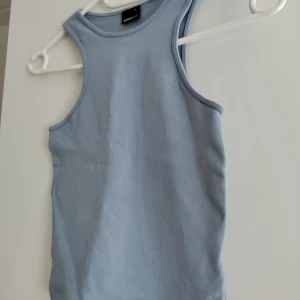 Blå topp - Blå topp, knappt använd. Skriv för fler bilder eller vid frågor 💙