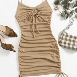 klänning i xs, längden kan justeras  - Oanvänd klänning, dm för frågor eller bilder 