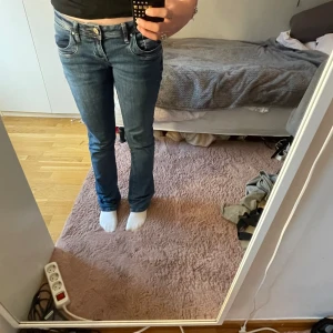 Ltb jeans valerie blue lapis wash - Ett par Ltb jeans som är för stora som jag säljer, är i ny skick har haft i 2 veckor inte använda så mycket.