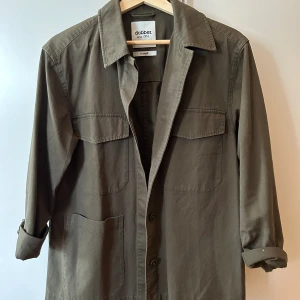 Skjortjacka - Mörkgrön Overshirt. Fin, i nyskick. 