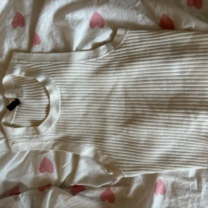Ribbat Linne - Ribbat Linne ifrån HM i storlek M. Säljer för 60kr💕