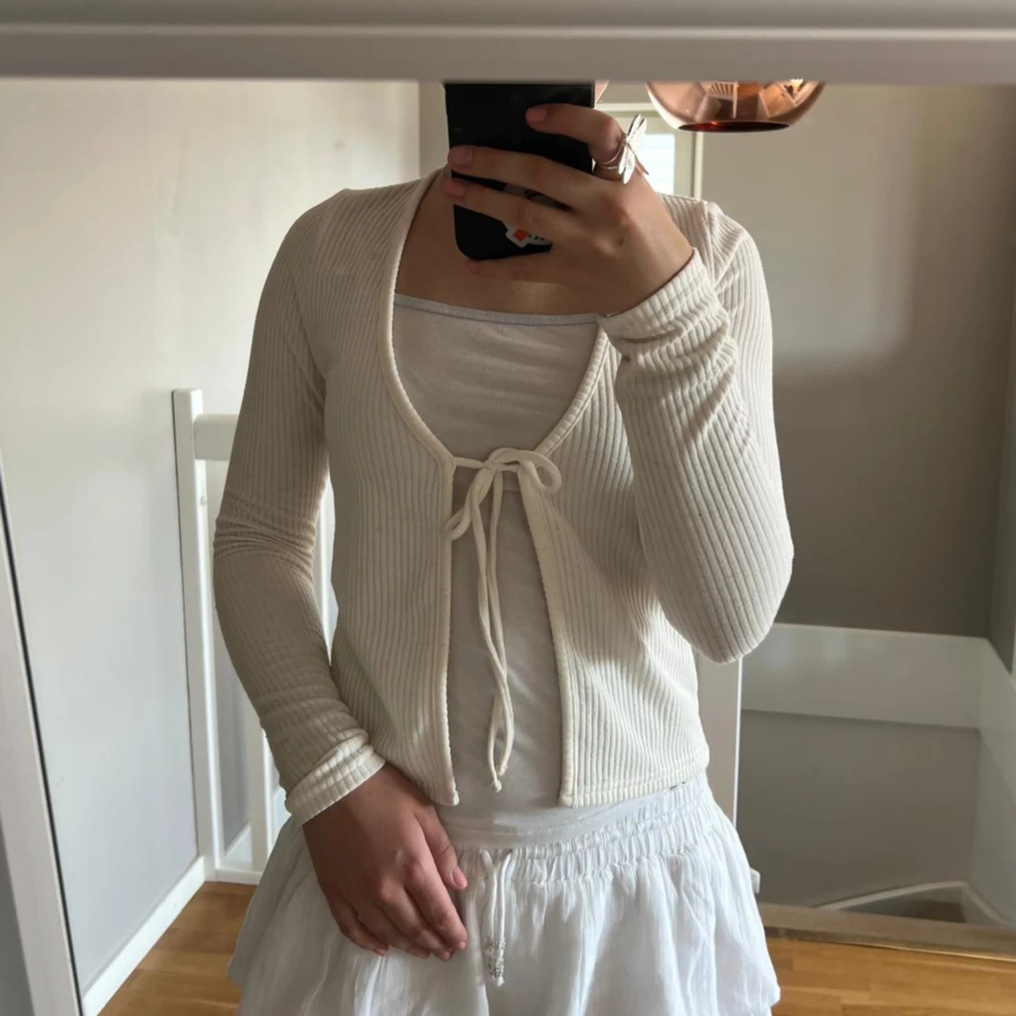 En jätte fin kofta i storlek XS från Divided  - 90