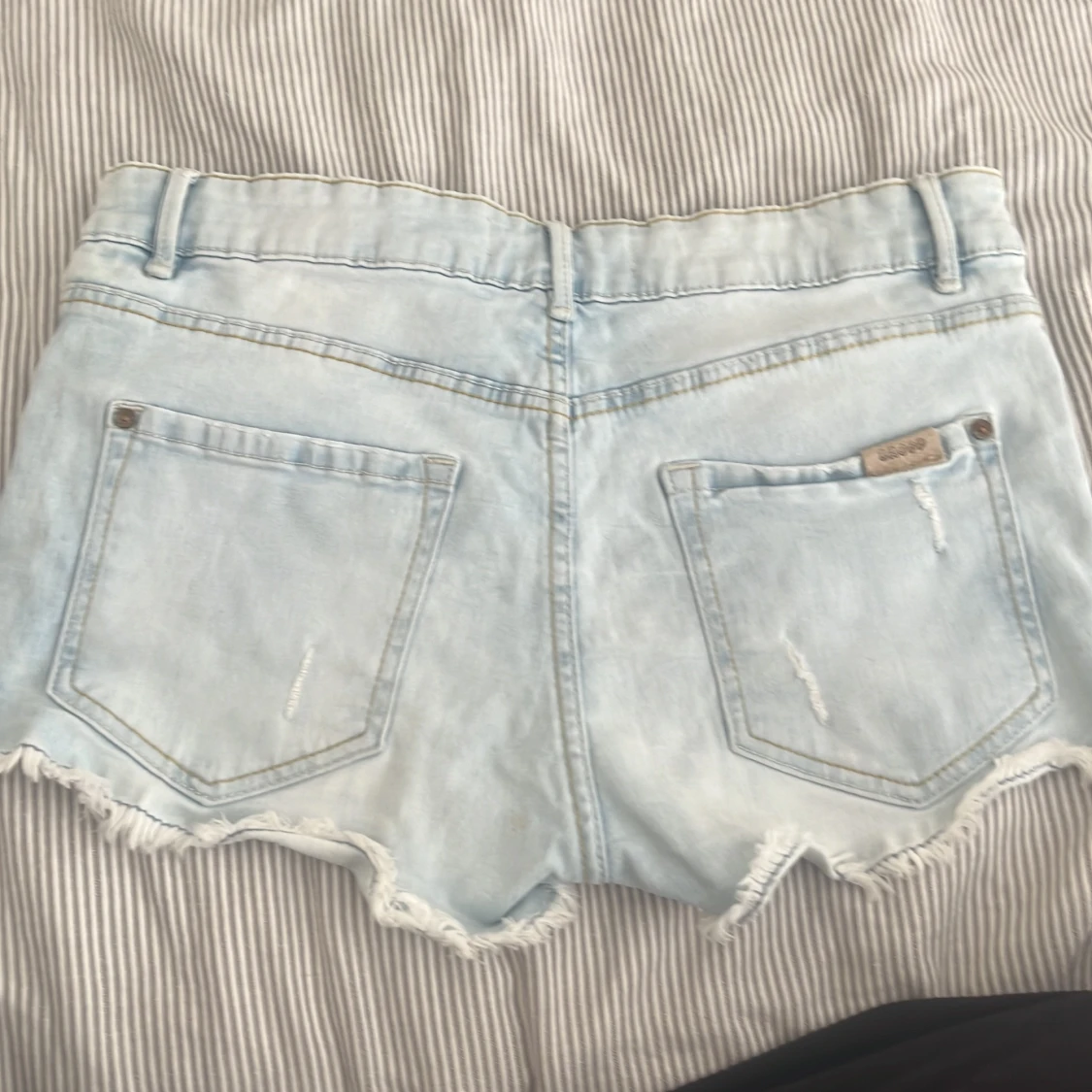 lågmidjade shorts  - 90