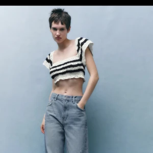 Gullig topp  - Super söt stickad topp från zara 