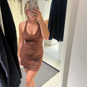 Fest Klänning  - Otrolig klänning!!!! 