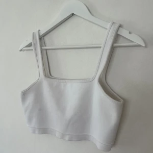 Crop top/ linne - Storlek L