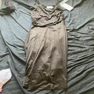 Nyköpt klänning - Älskar och är mycket användbart!✨ Kan sänka priserna vid snabb affär. Inga defekter:) Är 164cm lång och garderob-utrensar. Kontakta mig för fler bilder💕