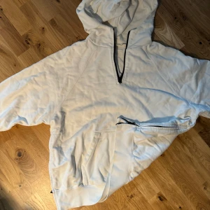 Fear Of God Essentials Hoodie - Ok Skick. Storlek M. PM för mer bilder 
